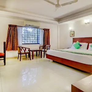 Treebo Trend Central Museum Road Hotel
